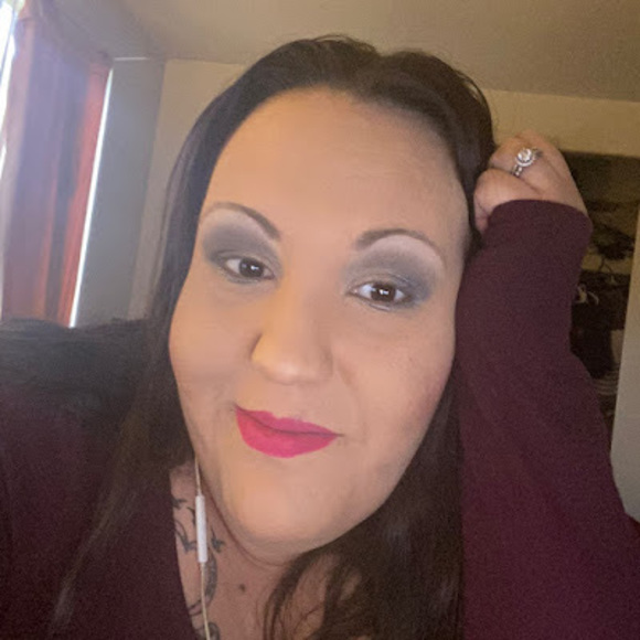 Profile Picture of Natasha Lapham (@natashalapham) on Poshmark