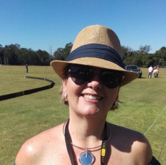 Profile Picture of Robin Curry (@robincurry481) on Poshmark