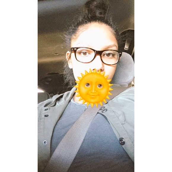 Profile Picture of Ashleey Branch (@ashleeeeey___) on Poshmark