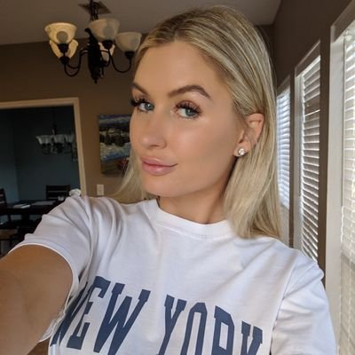Profile Picture of Jane Hood (@JaneHoo25961419) on Twitter