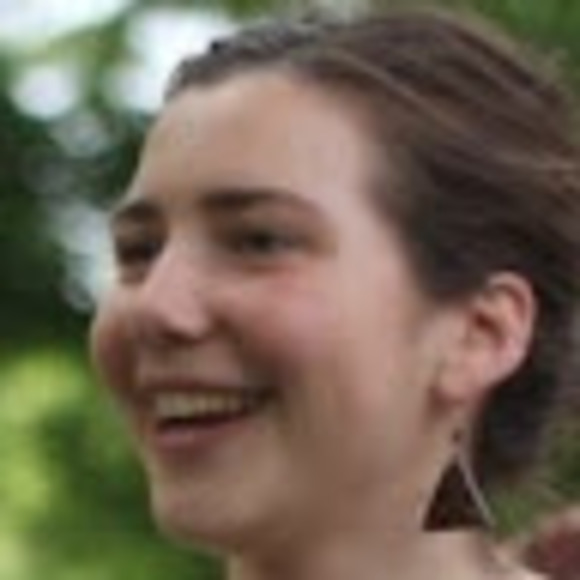 Profile Picture of Amy Englesberg (@amyenglesberg) on Poshmark