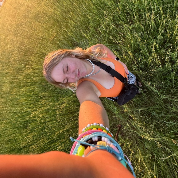 Profile Picture of Isabelle Decess (@isabelledecss) on Poshmark