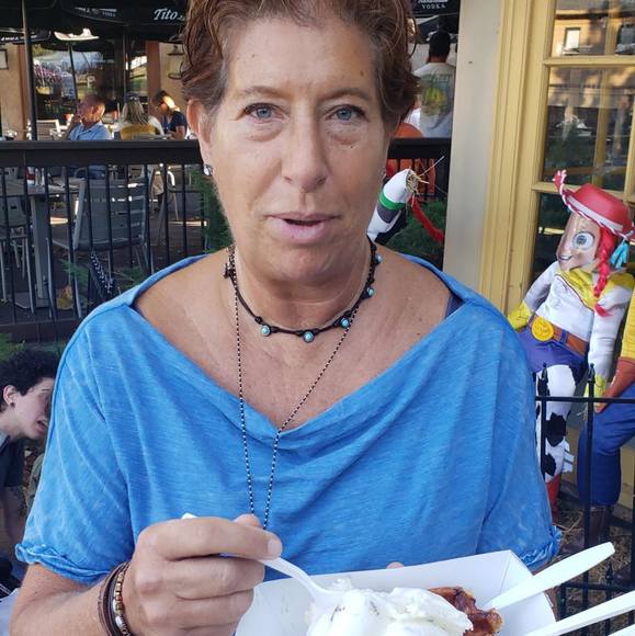 Profile Picture of Dona Rosen-fuchs (@donagroove) on Poshmark