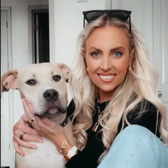 Profile Picture of Jamie Mytrowitz (@jmytrowitz) on Poshmark