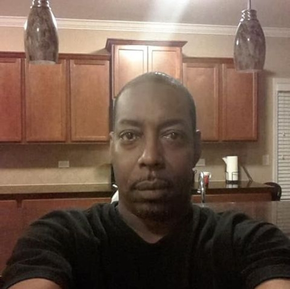 Profile Picture of Robert Murray (@robertmurray006) on Poshmark