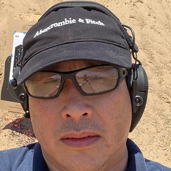 Profile Picture of Joel Tan (@joeltan) on Poshmark