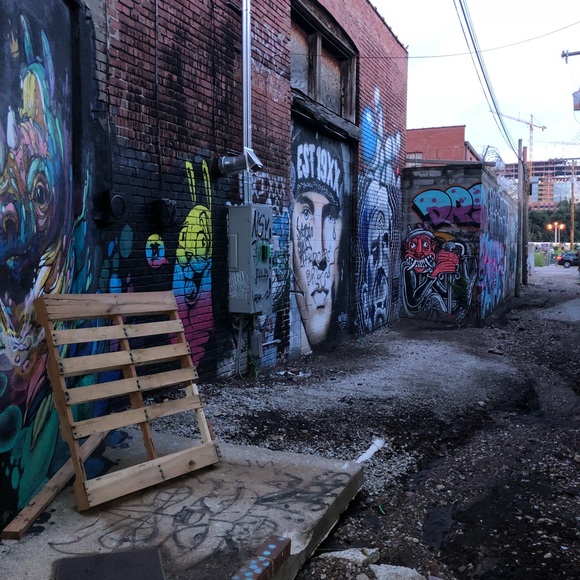 Profile Picture of Julianno Navarro (@julianno9) on Poshmark