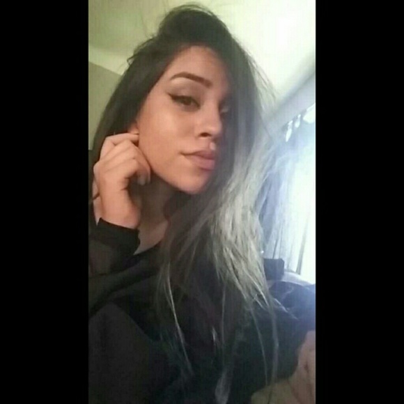Profile Picture of Reyna Corella (@hailreyna) on Poshmark