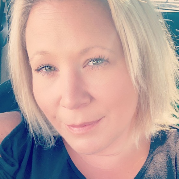 Profile Picture of Candice Patton (@candice_patton) on Poshmark