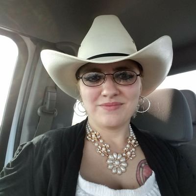 Profile Picture of Ashley Hacker (@1987cowgirl) on Twitter
