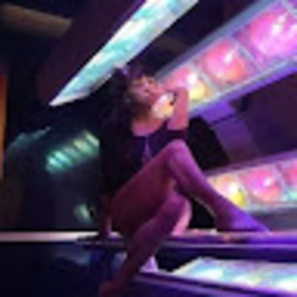 Profile Picture of Elena Shearon (@elenashearon77) on Poshmark