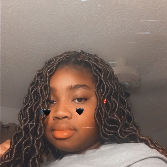 Profile Picture of Kathryn Mckane (@kathryn_mckane) on Poshmark