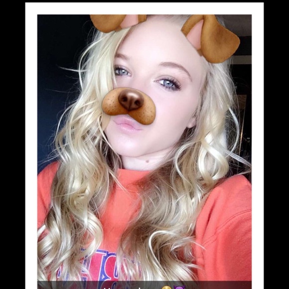 Profile Picture of Marissa Hooker (@marissa_maree) on Poshmark