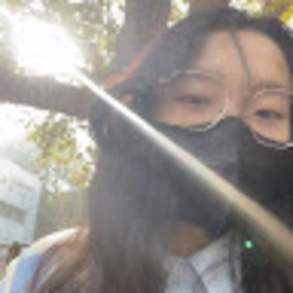 Profile Picture of Yiting Wang (@yitingwang537) on Poshmark