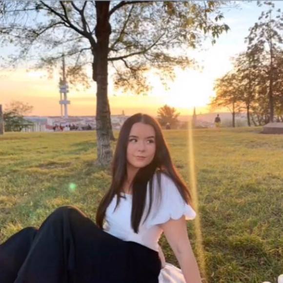 Profile Picture of Sabina Svatošová (@sabinasvs) on Poshmark