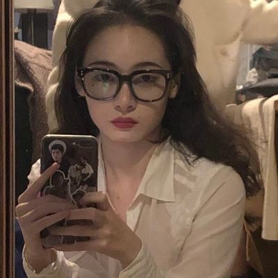 Profile Picture of -lilyjung- (@LilyJung99) on Twitter