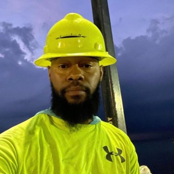 Profile Picture of Quentin Matthews (@gmujumper) on Poshmark