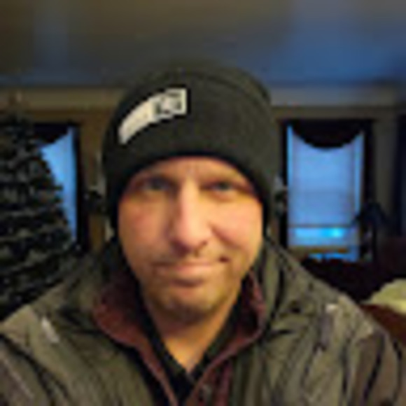 Profile Picture of Matthew Zachary (@mattzachary) on Poshmark