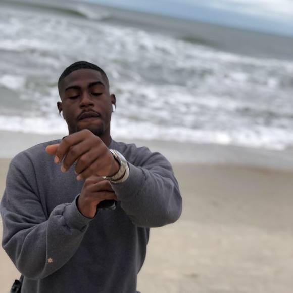 Profile Picture of Joshua Bey (@jvoking) on Poshmark