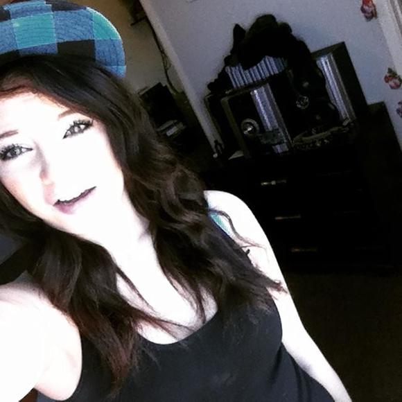 Profile Picture of Sammie Stairwalt (@barrell_baby98) on Poshmark