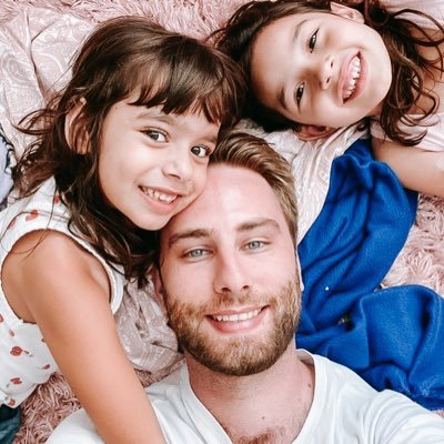 Profile Picture of Joseph Fleck (@nottajshow) on Twitter