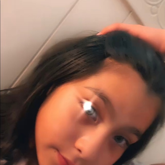 Profile Picture of Astrid Gomez (@astridgomez700) on Poshmark