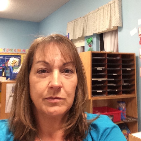 Profile Picture of Donna Perinovic (@fancythreads62) on Poshmark