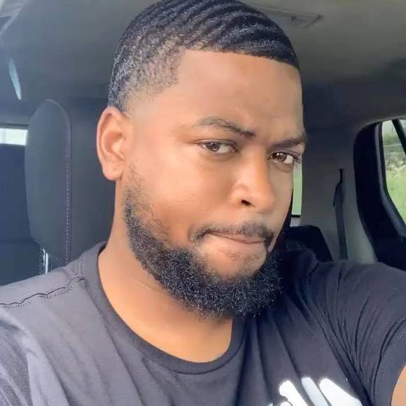 Profile Picture of Joseph Huey (@hueyhef) on Poshmark