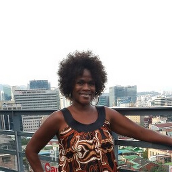 Profile Picture of Lornette Dallas (@lornettedallas) on Poshmark