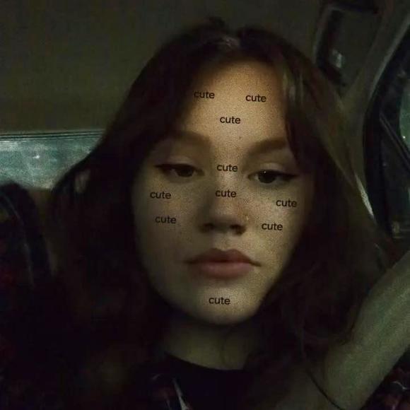 Profile Picture of Deanna Matthews (@sunshinebabe04) on Poshmark