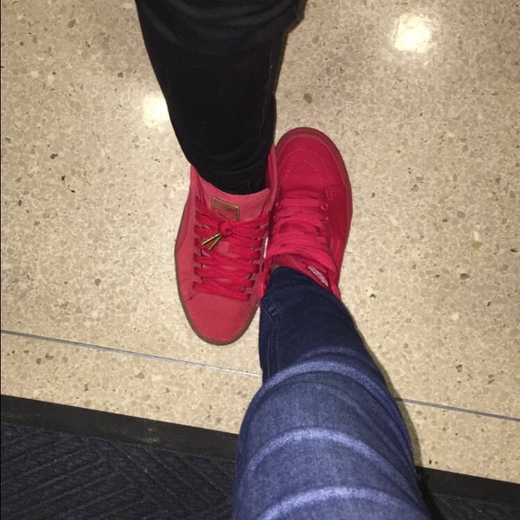 Profile Picture of Hailey Koble (@hailekayy) on Poshmark