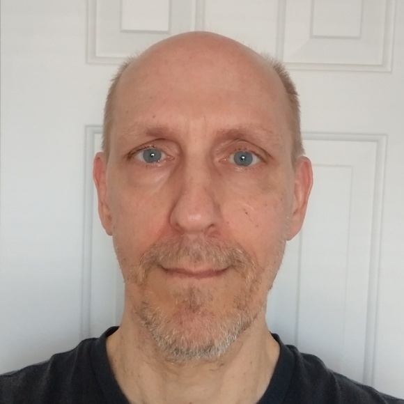 Profile Picture of Daniel Weber (@emectric) on Poshmark