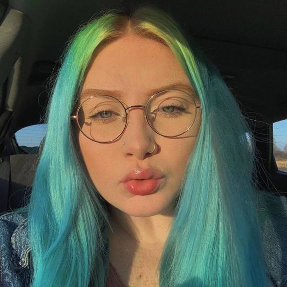 Profile Picture of Jerrica Rayburn (@jerricalanae) on Poshmark