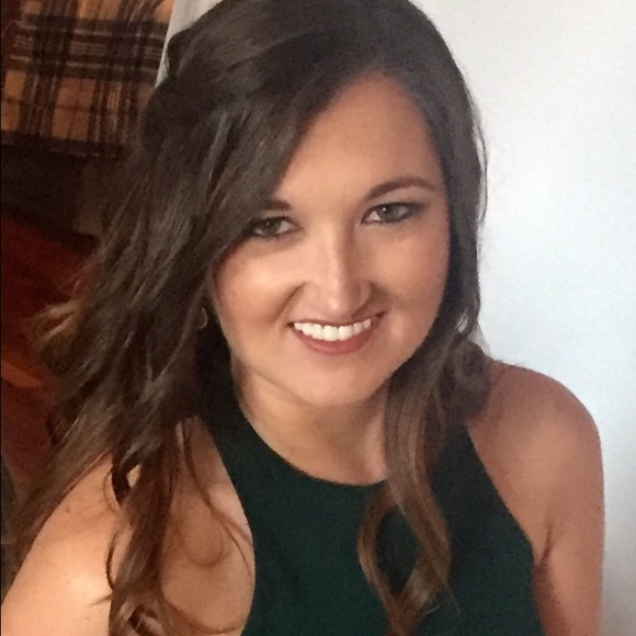 Profile Picture of Kelly Cammarata (@klcdesigns) on Poshmark