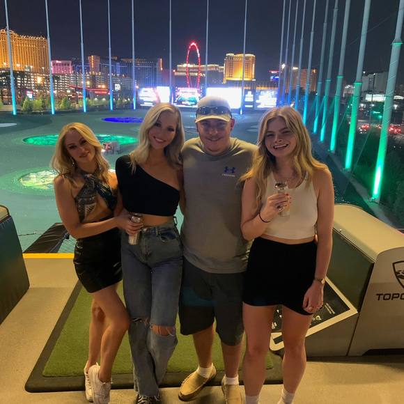 Profile Picture of Hunter Walker (@hwalkermci) on Poshmark