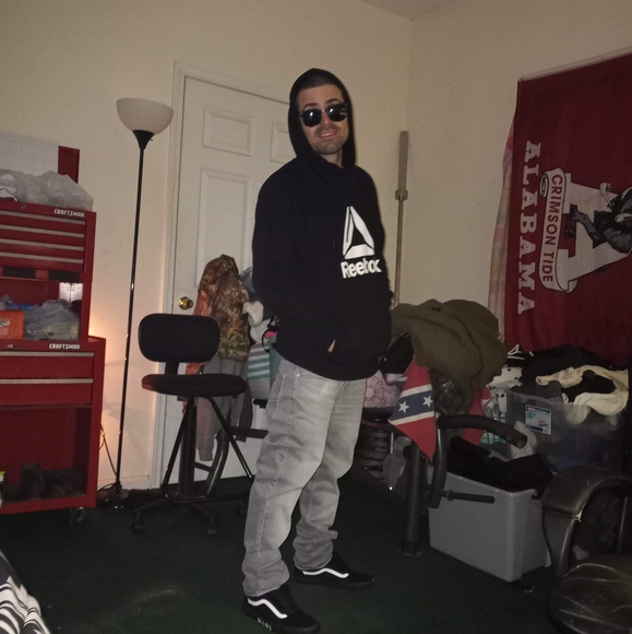 Profile Picture of Michael Harrell (@harrellm881) on Poshmark