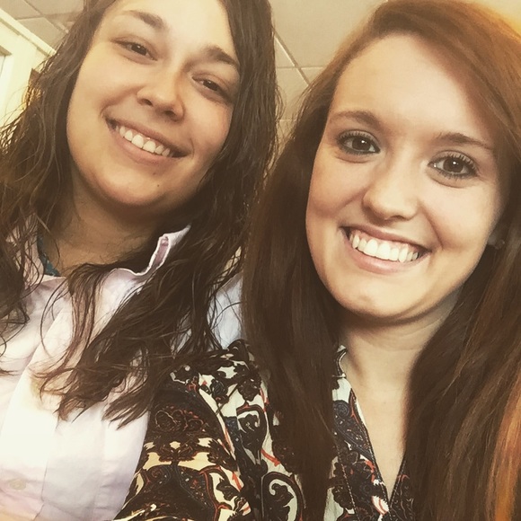 Ashleigh Henard - Poshmark Profile Picture of Ashleigh Henard (@ashleighhenard) on Poshmark