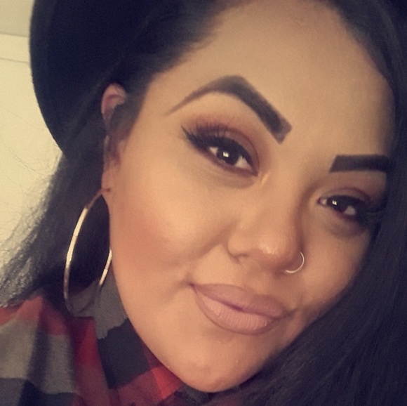 Profile Picture of Karla Petelo (@kpetelo22) on Poshmark