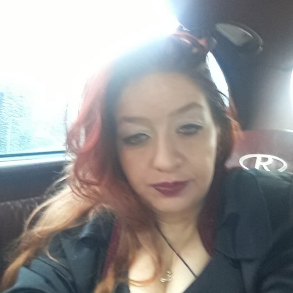 Profile Picture of Ivy Henderson (@ivy_henderson) on Poshmark