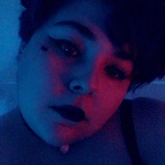 Profile Picture of Kayla Vowels (@20kaylav) on Poshmark