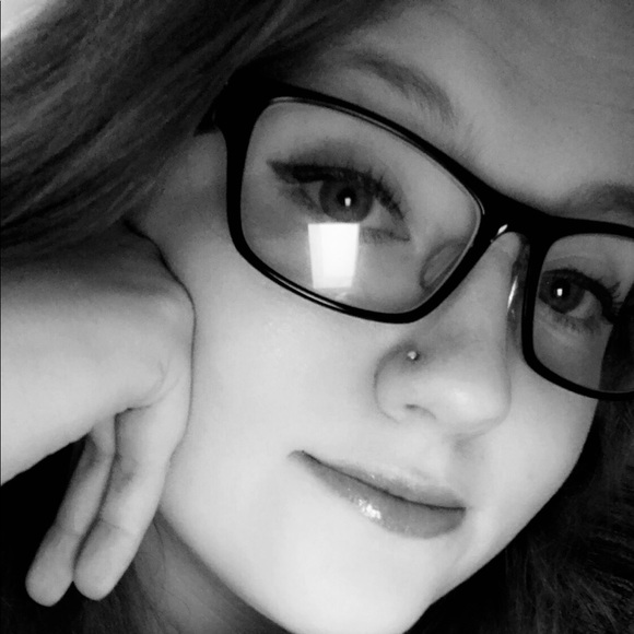 Profile Picture of Morgan Tidd (@morgan_tidd) on Poshmark