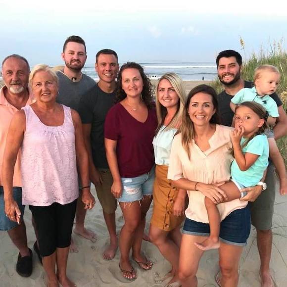 Profile Picture of Conrad Wozniak (@wildkingdom4) on Poshmark