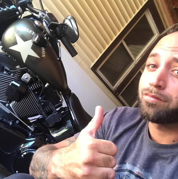 Profile Picture of Adam Vinson (@vinsonadam87) on Poshmark