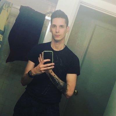 Profile Picture of adam ofarrell (@kboxer369) on Twitter