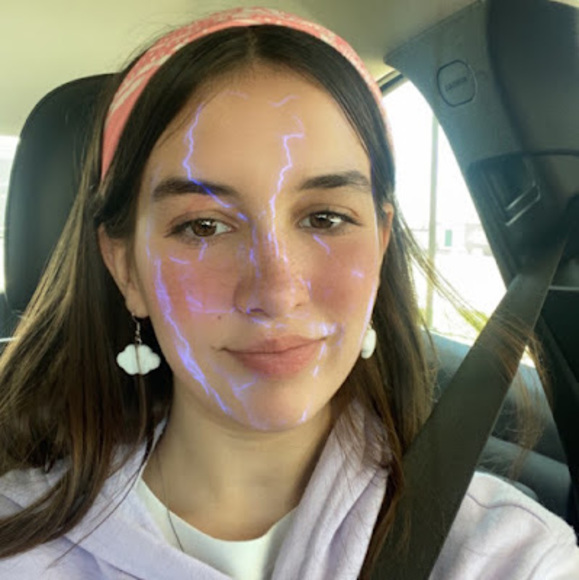 Profile Picture of Isabelle Gillett (@isabellegillett) on Poshmark