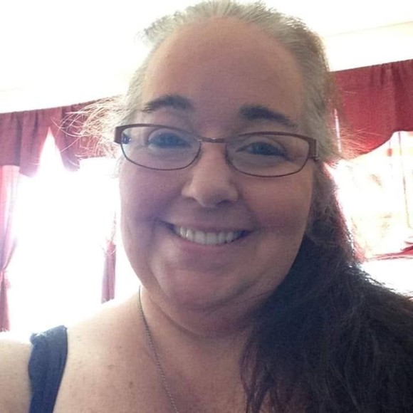 Profile Picture of Lynn Roberge (@lynnsblingbarn) on Poshmark