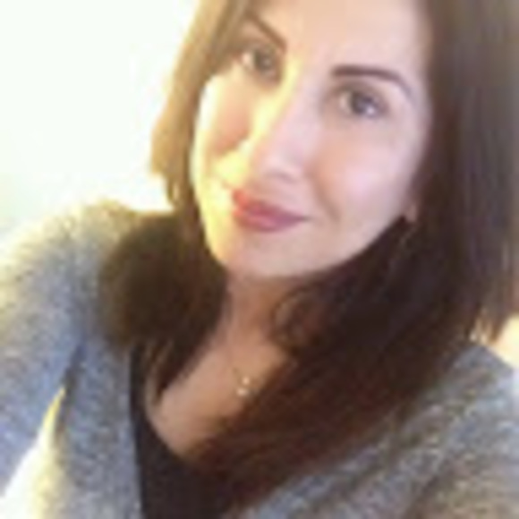 Profile Picture of Christine Zeidan (@crhalik) on Poshmark