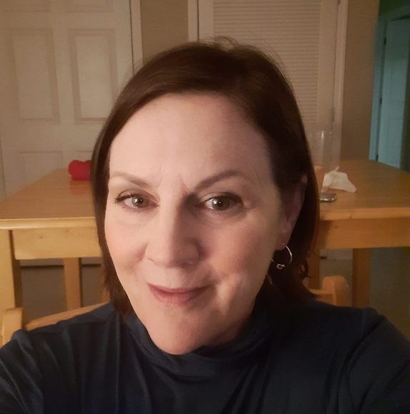 Profile Picture of Cheryl Arbury (@cherylarbury) on Poshmark