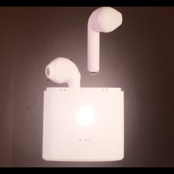 Profile Picture of Merlin Onesko (@merlin498) on Poshmark