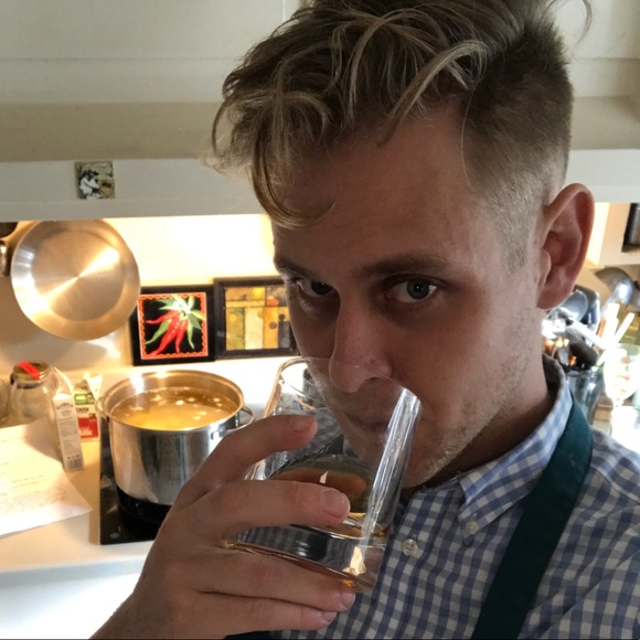 Profile Picture of Stephen Butler (@dash_dunes) on Poshmark
